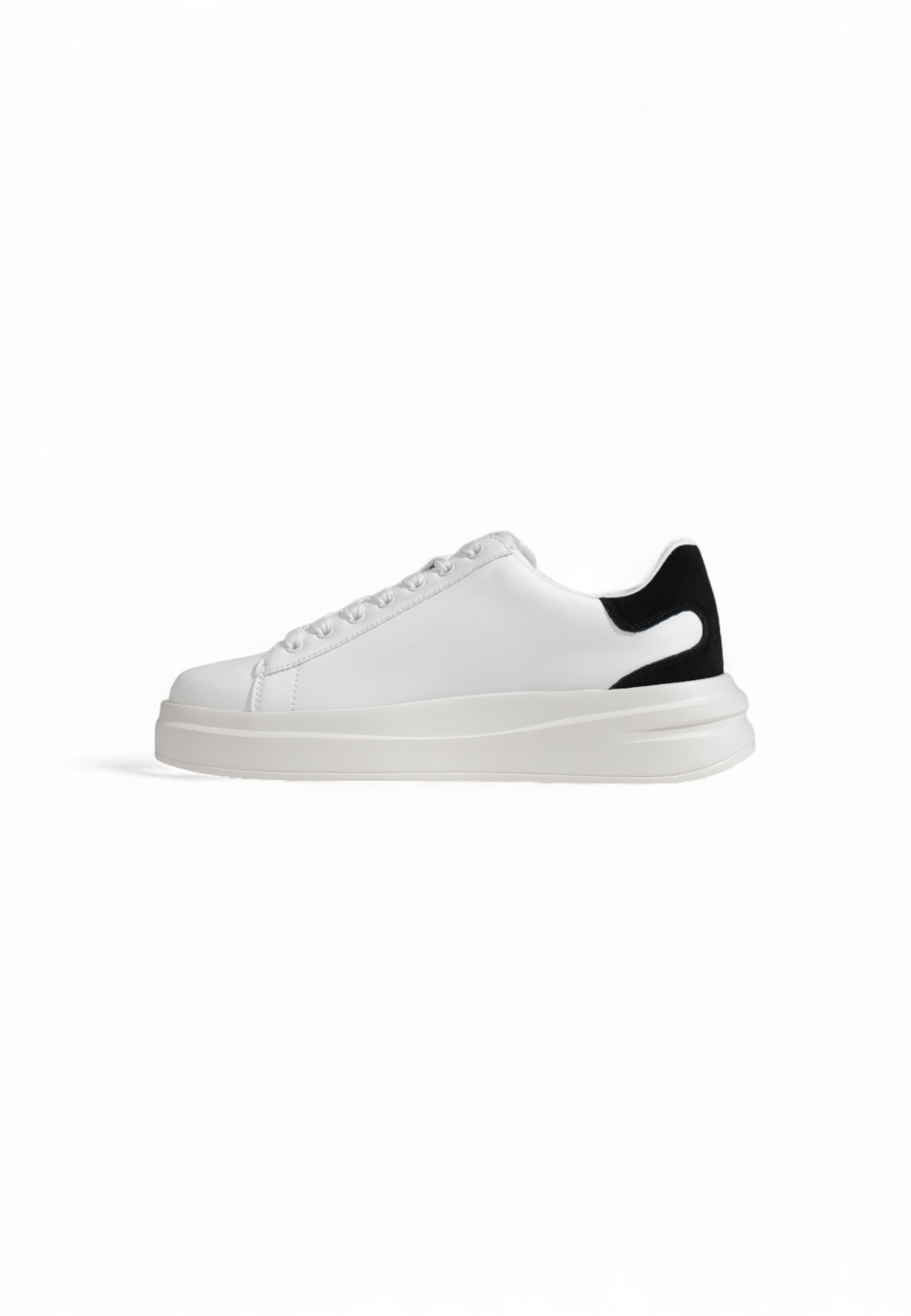 GUESS Sneakers
